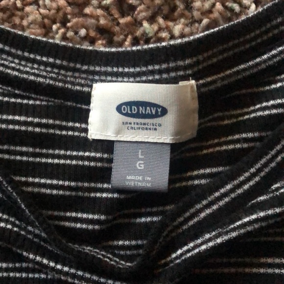 Old Navy long shirt with slits on side, size Large - Picture 2 of 4